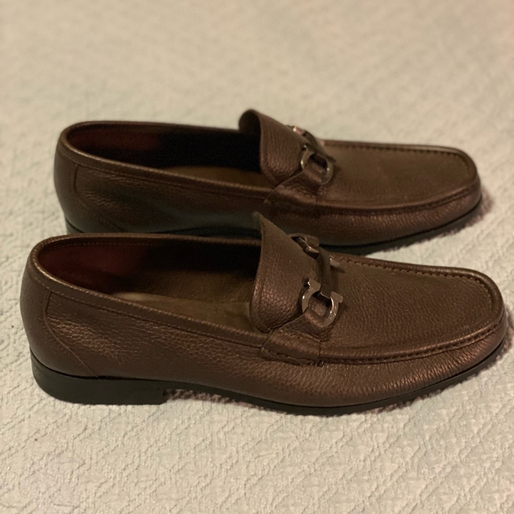NEW FERRAGAMO MENS BROWN SZ 10 MOCCASIN WITH GANCINI ORNAMENT
